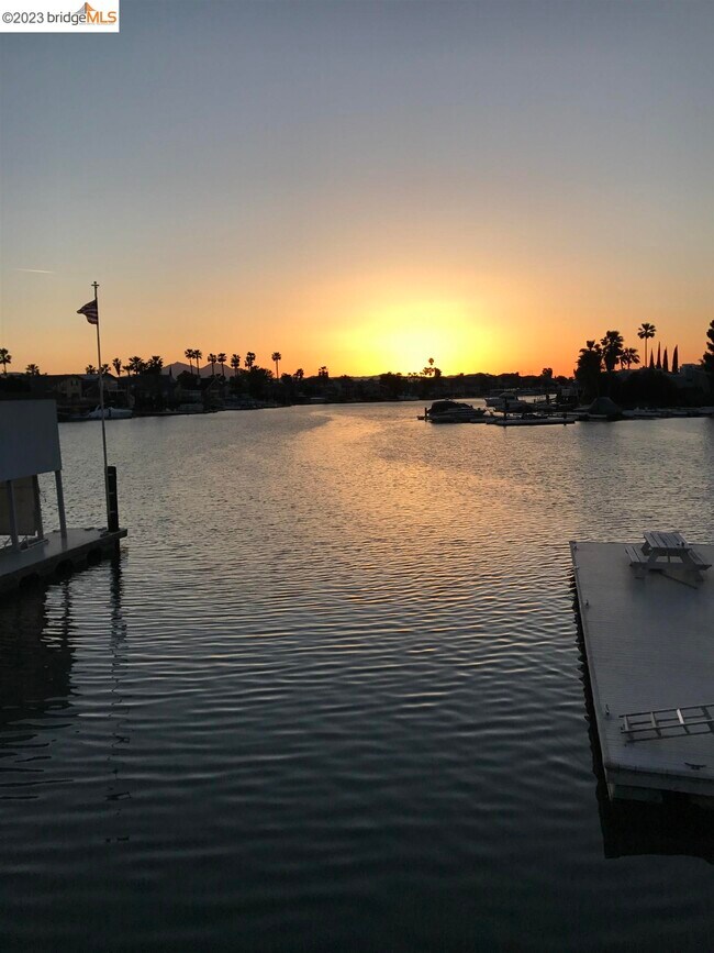 Foto del edificio - 1372 Discovery Bay Blvd