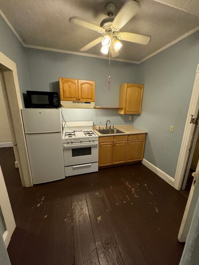 Building Photo - 57 Randall St