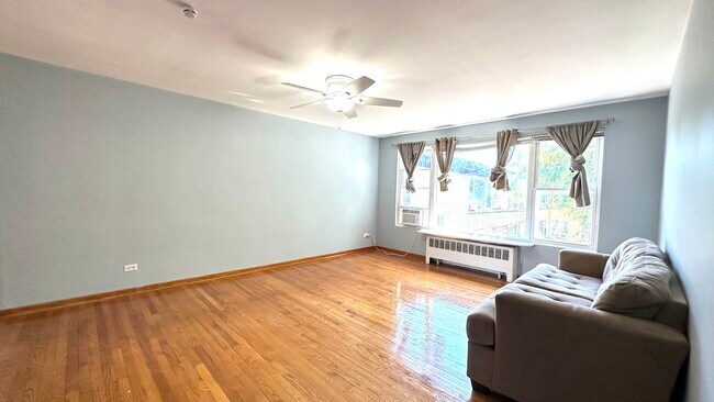 Building Photo - 6145 N Seeley Ave