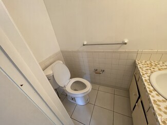 Building Photo - 165 Berehaven Dr