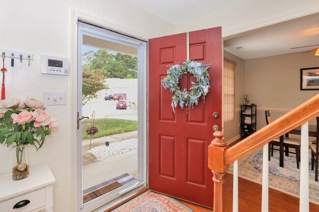 Foto del edificio - 304 Charity Ln
