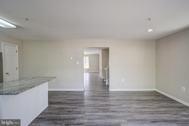 Foto del edificio - 4624 Kings Mill Way