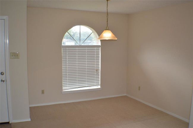 Building Photo - 2835 Plymouth Colony Dr