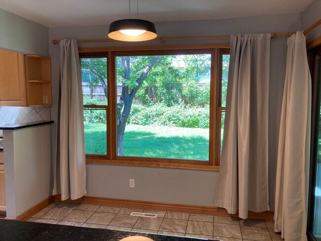 Foto del edificio - 4 BR, 3 FULL BATHS, Great TABLE MESA Neigh...