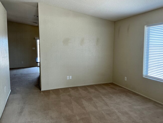 Foto del edificio - 4402 S Jasmine Ave