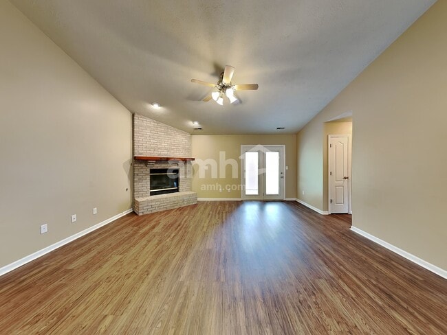 Foto del edificio - 1460 Persimmon Cir