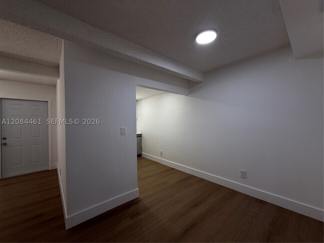 Building Photo - 1005 S Flagler Ave