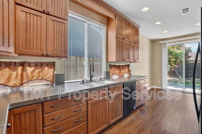 Foto del edificio - 8874 Mandalay Way