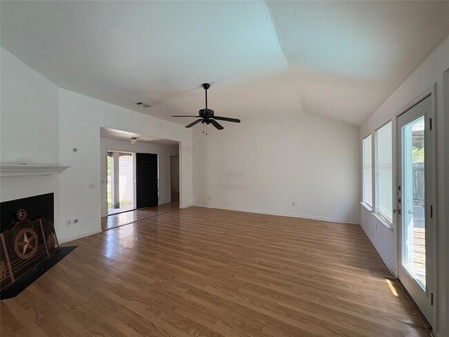 Building Photo - 2304 Larston Ln