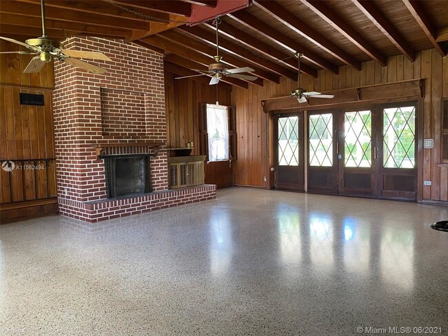 Building Photo - 3 br, 2 bath House - 960 Nightingale Ave