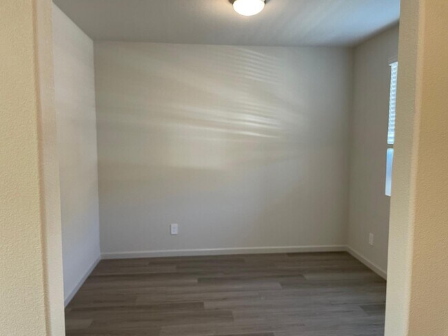 Foto del edificio - 2943 Girdwood St