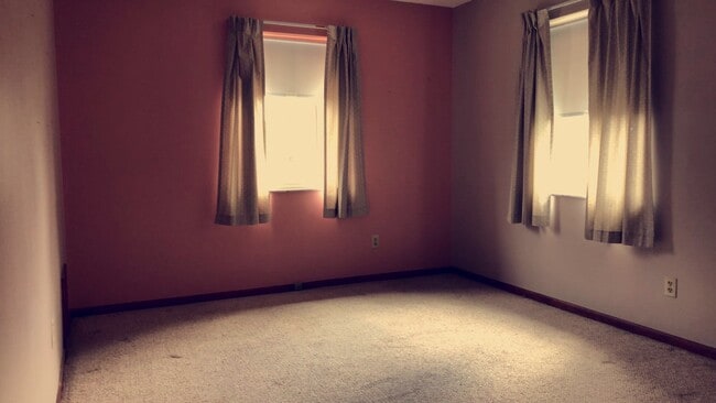 Foto del edificio - 3724 East St