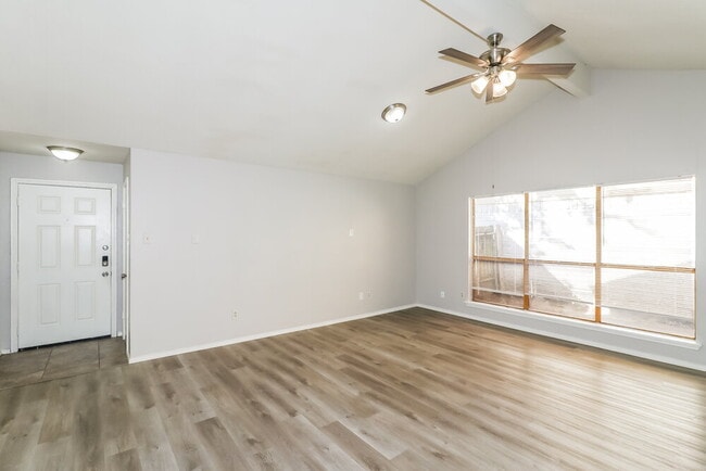 Building Photo - 1418 Hunters Park Dr