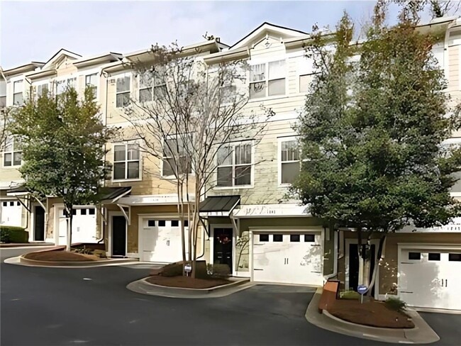Building Photo - 1947 Sterling Oaks Cir NE