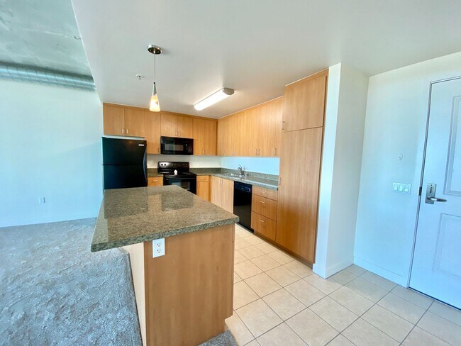 Building Photo - Stunning 11th Floor Studio w/ Washer/Dryer...