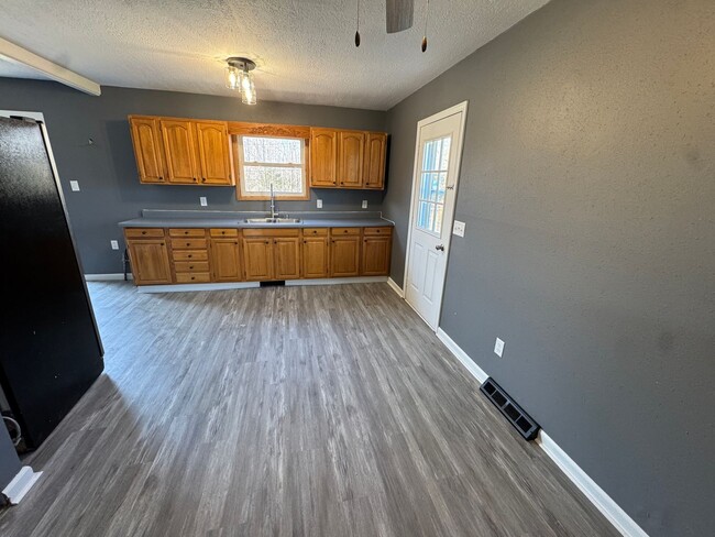 Building Photo - 805-807-807 9th St