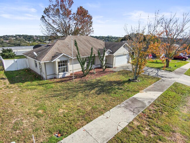 Building Photo - 962 Forest Hill Dr