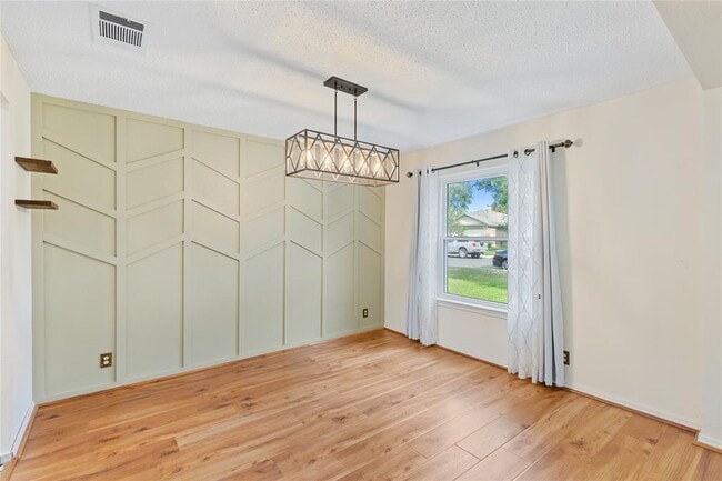Building Photo - 9626 Dalewood Dr