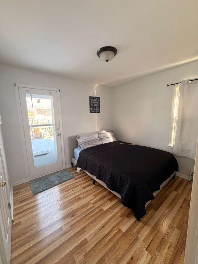 Foto del edificio - 24800 Dunning St