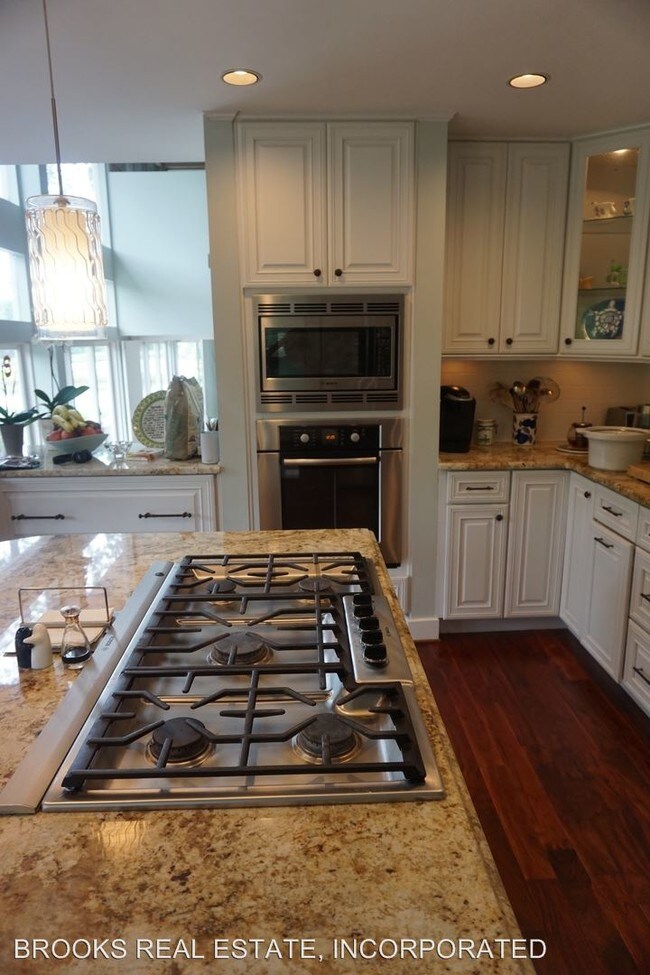 Foto del edificio - 4 br, 2.5 bath House - 121 Mathew's Grant