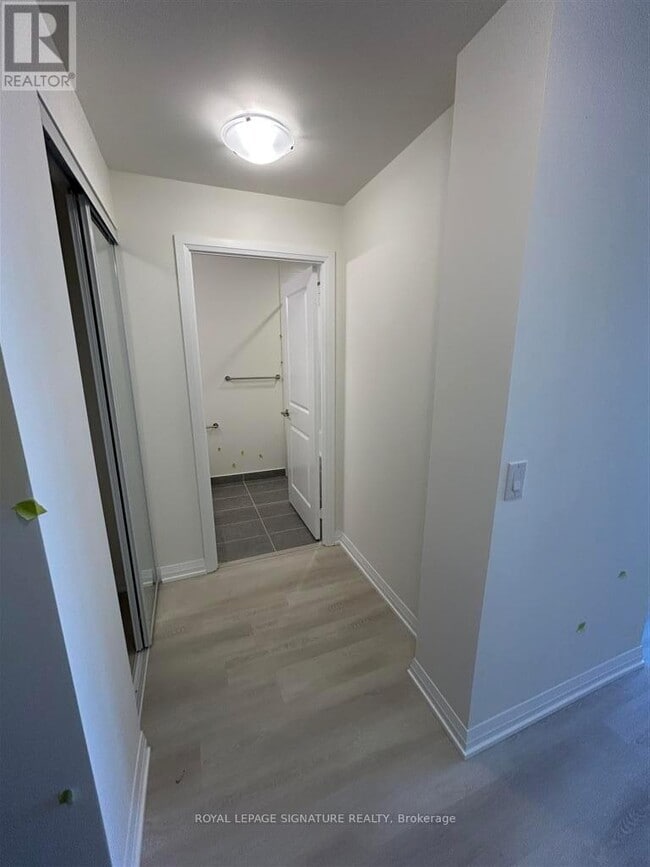 Photo du bâtiment - 3270 Sheppard Ave E