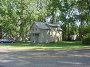 Building Photo - 595 1/2 Garden Ave