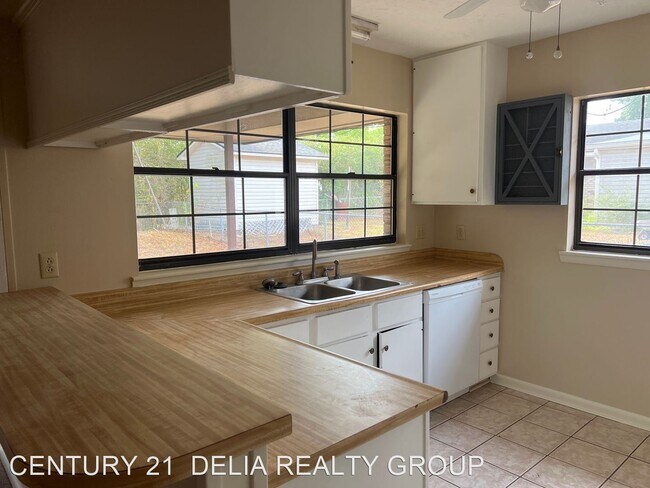 Building Photo - 3 br, 2 bath House - 2114 Melon Street