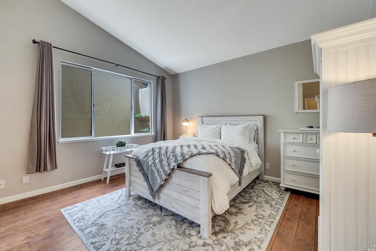 Foto principal - 915 Tipperary Dr