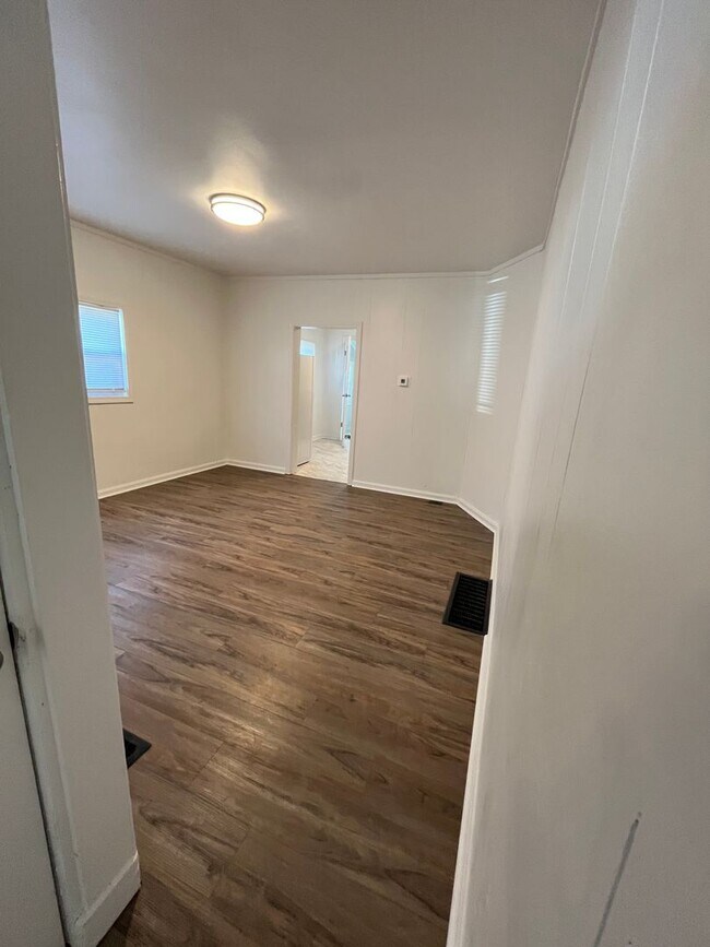 Foto del edificio - 355-357 E Innis Ave