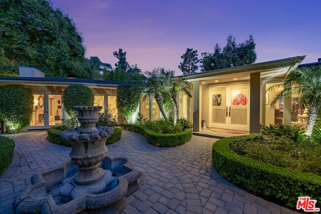 Building Photo - 1457 Claridge Dr