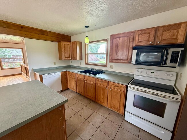 Foto del edificio - 3 Bed 2 Bath Single Family Home in Elcho