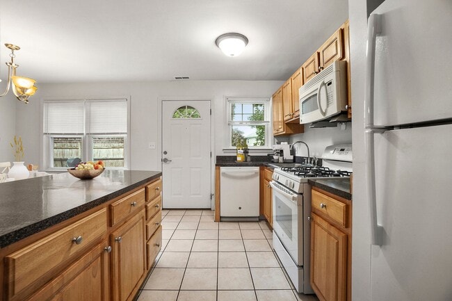 kitchen_fr1_final_m7kzes - President Village