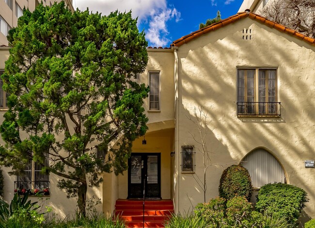 Entrada principal - 437 N Oakhurst Dr