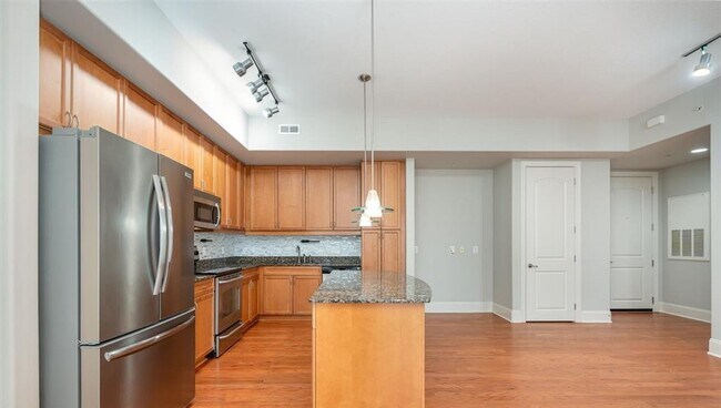 Building Photo - 4620 Piedmont Row Dr