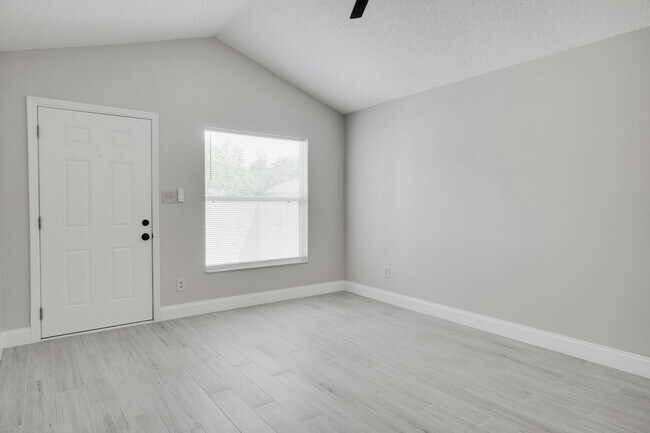 Building Photo - 10426 Riva Ridge Trail