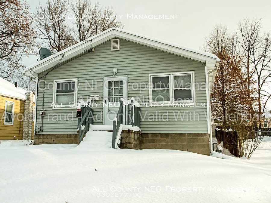 Primary Photo - 3 Bedroom Ranch!
