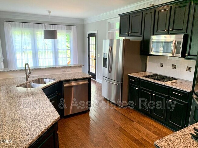 Foto del edificio - 5013 Kettle Creek Rd