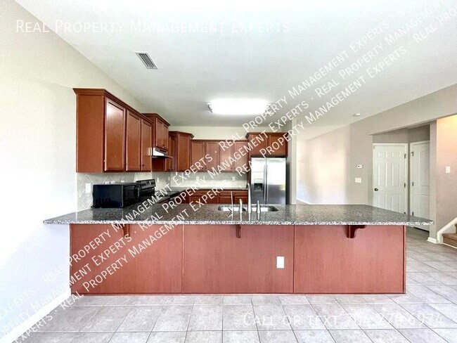 Foto del edificio - Beautiful 3BR/2.5BA home in Statesville!