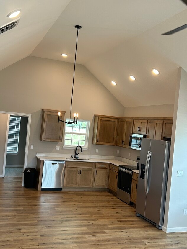 Building Photo - 1106 Brook Ct