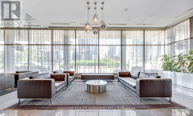 Photo du bâtiment - 1902 - 4K SPADINA AVENUE