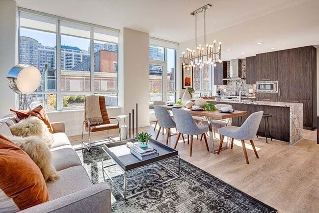 Foto del edificio - 737 N Hudson Ave