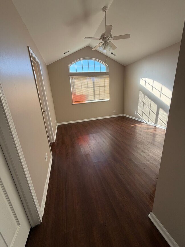 Building Photo - Beautiful 3-Bedroom, 2.5-Bath Townhome