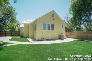 Building Photo - 517 W Hollywood Ave