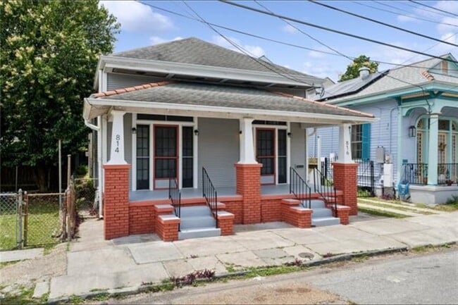 Building Photo - 814 Gallier St
