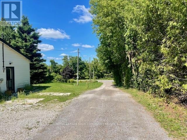 Building Photo - 3555 17th Sideroad