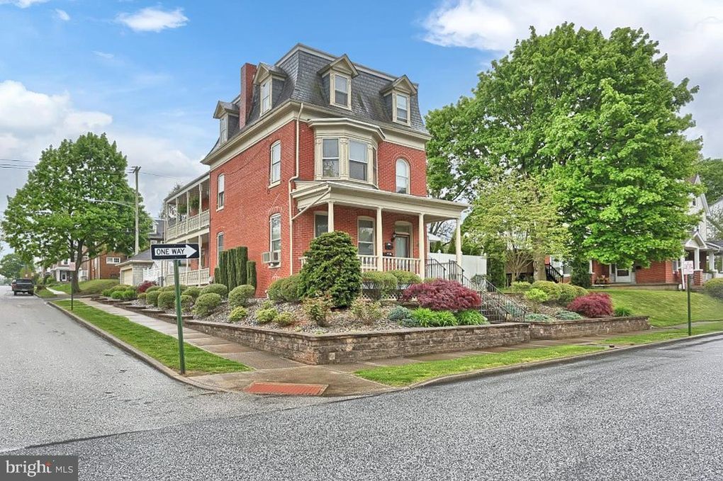 Primary Photo - 1538 1st Ave