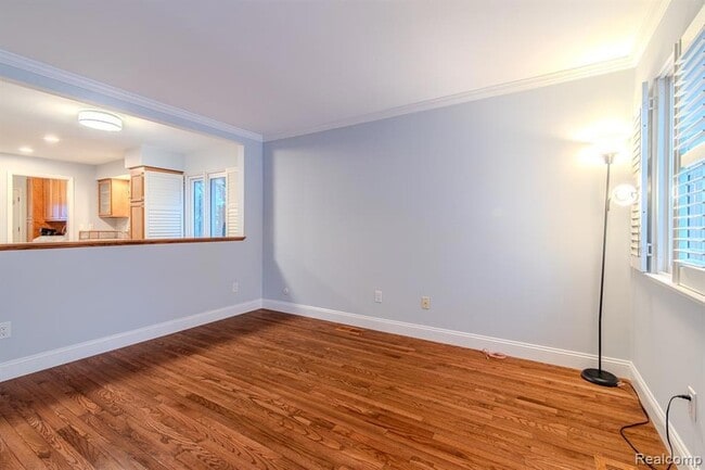 Foto del edificio - 122 N Helen Ave