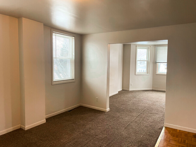 Building Photo - 607 Whitney Ave