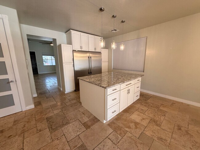 Building Photo - Gorgeous 4Bdm 2.5Ba Anthem Home with a Pool!