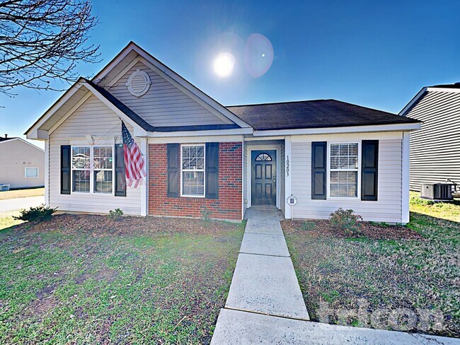 Foto del edificio - 10203 Green Hedge Ave